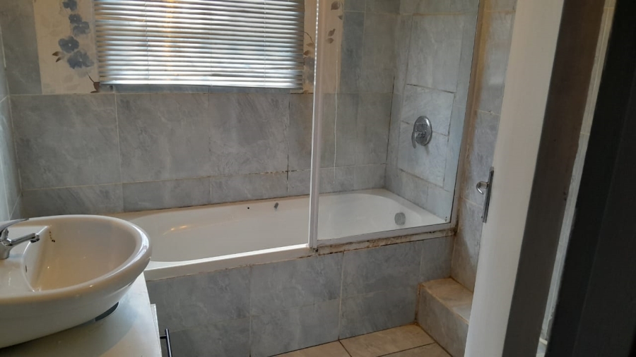 2 Bedroom Property for Sale in Haven Hills Eastern Cape